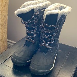 Bearpaw high winter lace up boots worn once EC